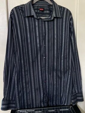 Report Men’s charcoal Black and gray Vertical Stripe Button-Down Shirt